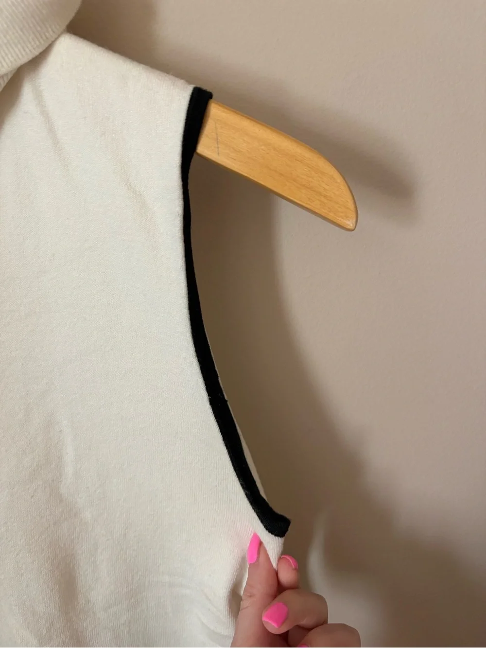 Talbots Cream Ribbed Turtleneck Sleeveless Top with black trim Sz SP - Picture 3 of 8